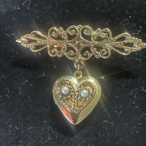 Elegant Gold Heart Brooch with Pearls